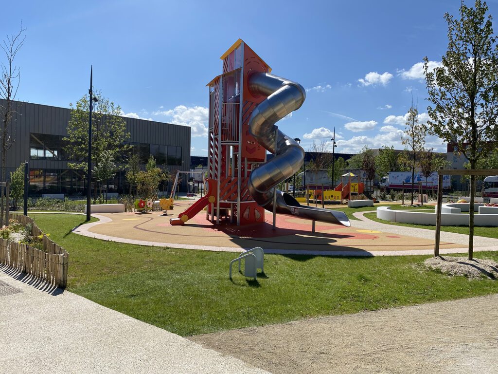 aire de jeux au Mesnil Amelot (77)